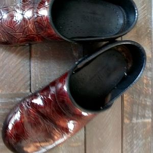 Santia. Brown size 36 clogs